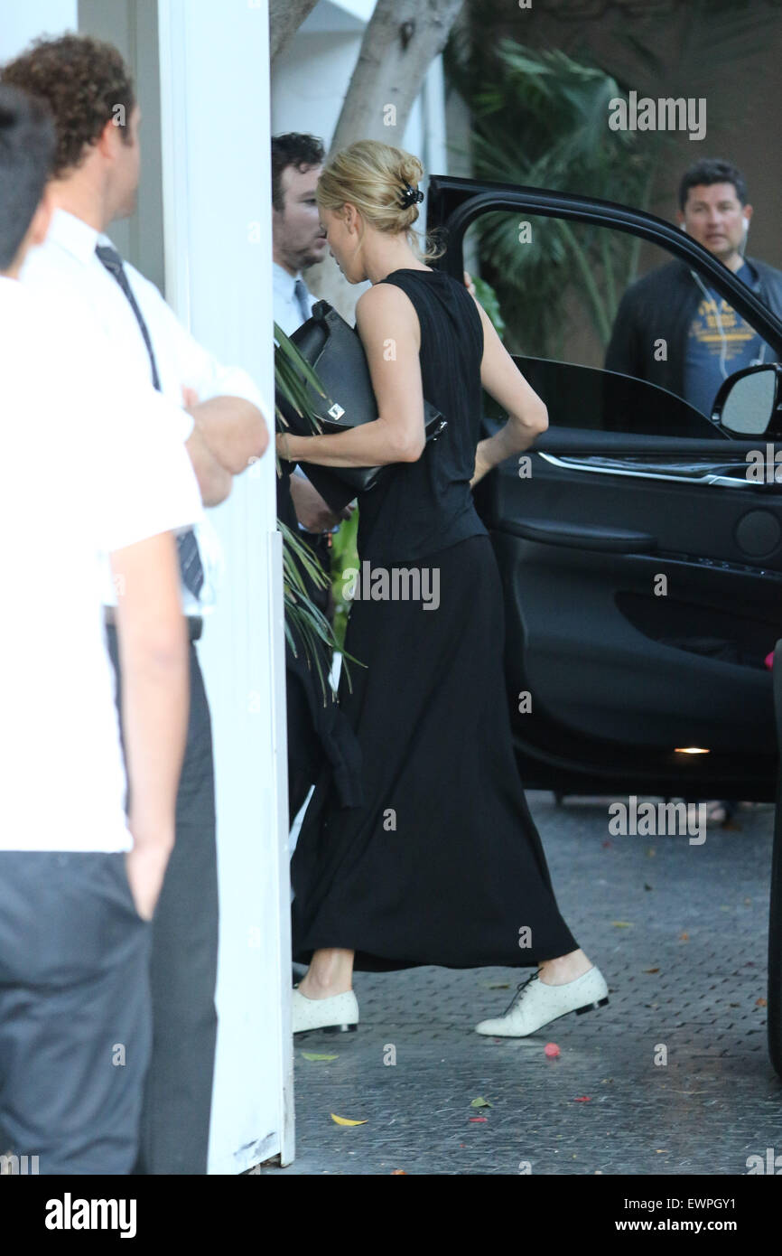 Charlize Theron Wearing No Make Up Arriving At Chateau Marmont Hotel In