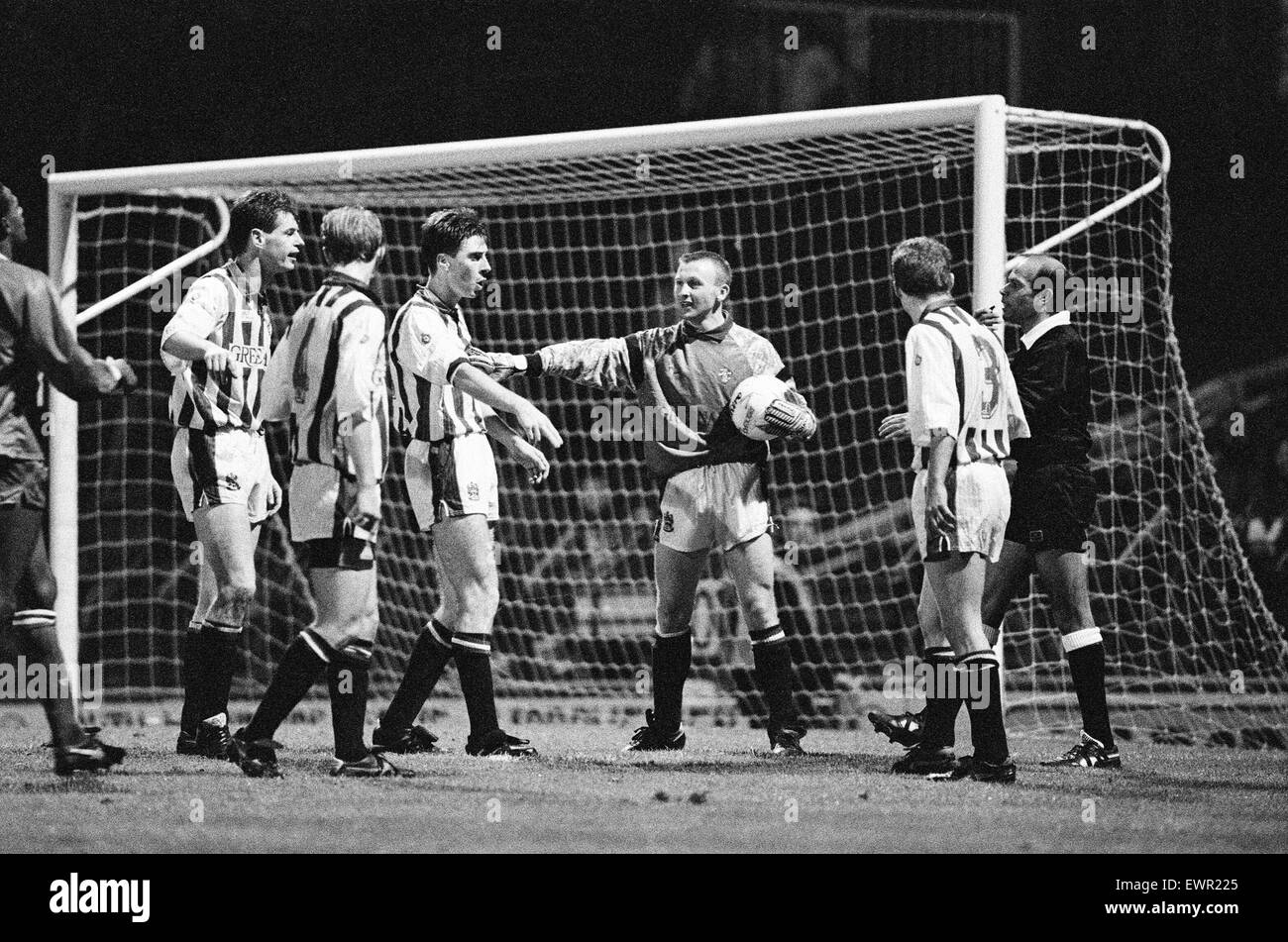 Huddersfield 2-1 Bury, Division 3 League match at Leeds Road, Saturday 22nd December 1990. Kieran O'Regan in goal against Bury after replacing Lee Martin who was sent off. Stock Photo