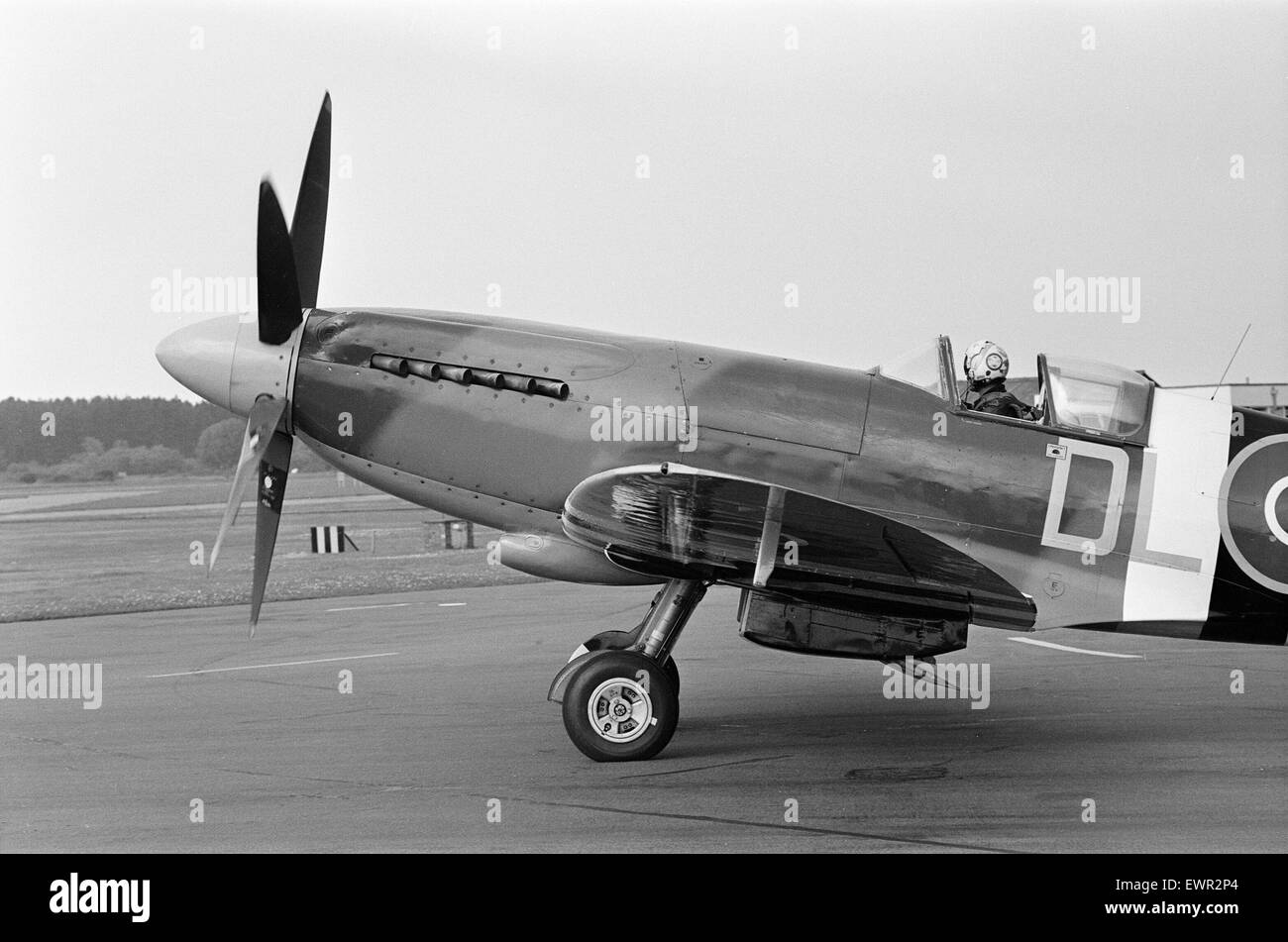 Spitfire single seat fighter aircraft on show at RAF Woodvale, South of Southport, Merseyside, 10th June 1987. Spitfire Mk.PRXIX PM631. Type: VS390. Serial PM631. 91 DL E. Stock Photo