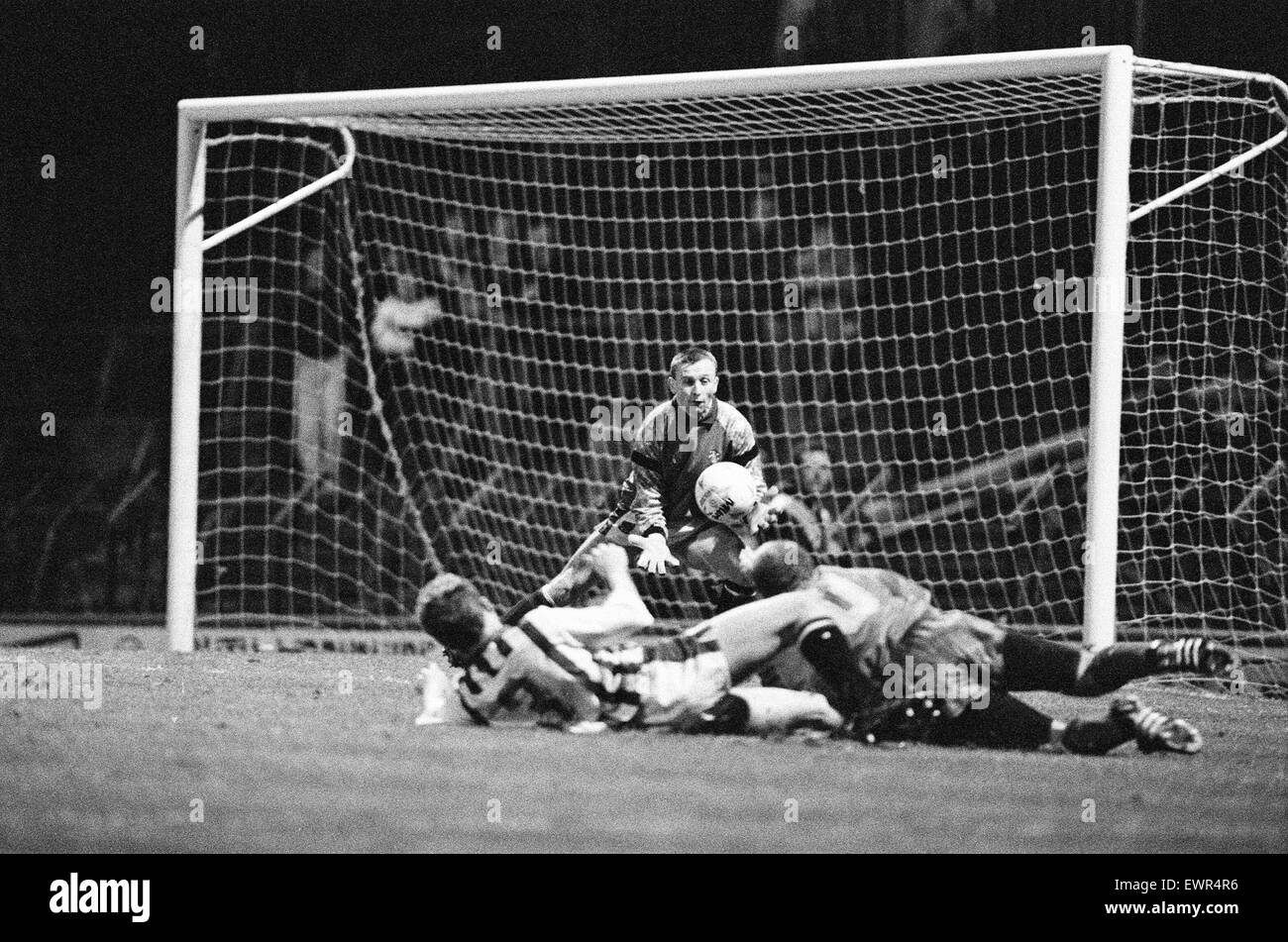 Huddersfield 2-1 Bury, Division 3 League match at Leeds Road, Saturday 22nd December 1990. Kieran O'Regan in goal against Bury after replacing Lee Martin who was sent off. Stock Photo