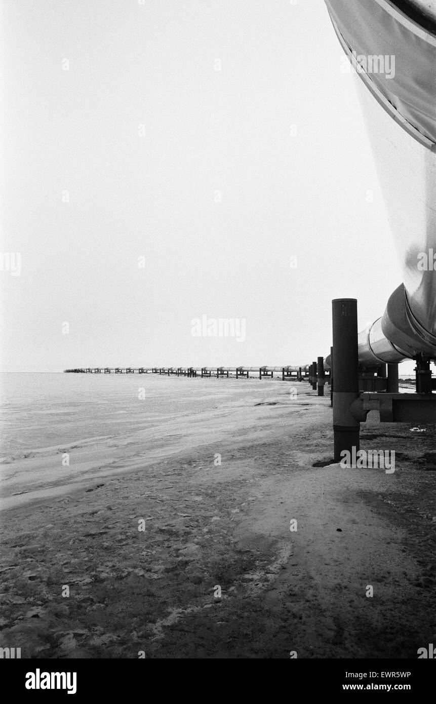 The Trans Alaska pipeline at pumping station one, Prudhoe Bay December 1977. The pipeline is 800 miles long stretching from Prudhoe Bay  down to the Valdez. Stock Photo