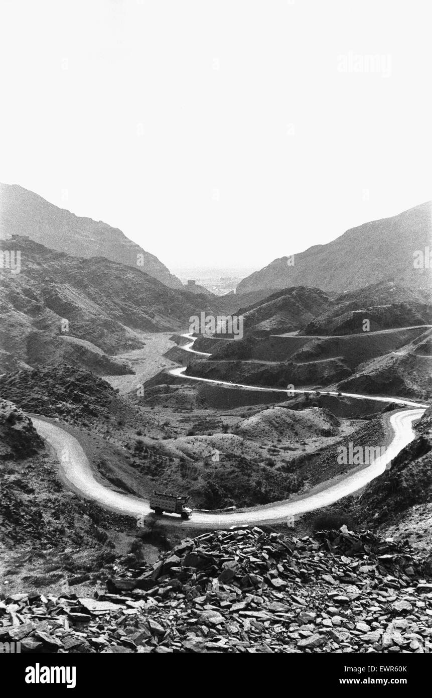 The road connecting Pakistan with Afghanistan through the Khyber Pass . April 1977 Stock Photo