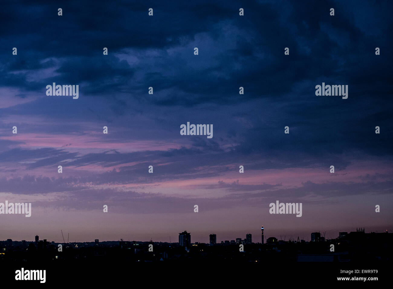 London skyline night bt tower hi-res stock photography and images - Alamy
