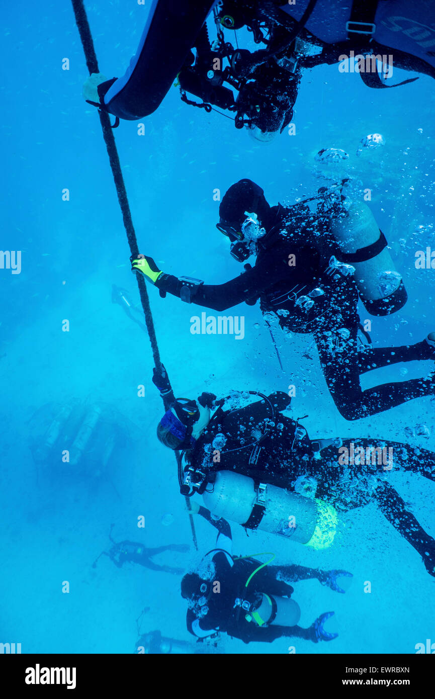 Scuba diving safety stop hires stock photography and images Alamy