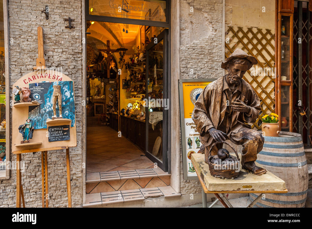 Store paper mache creations hires stock photography and images Alamy