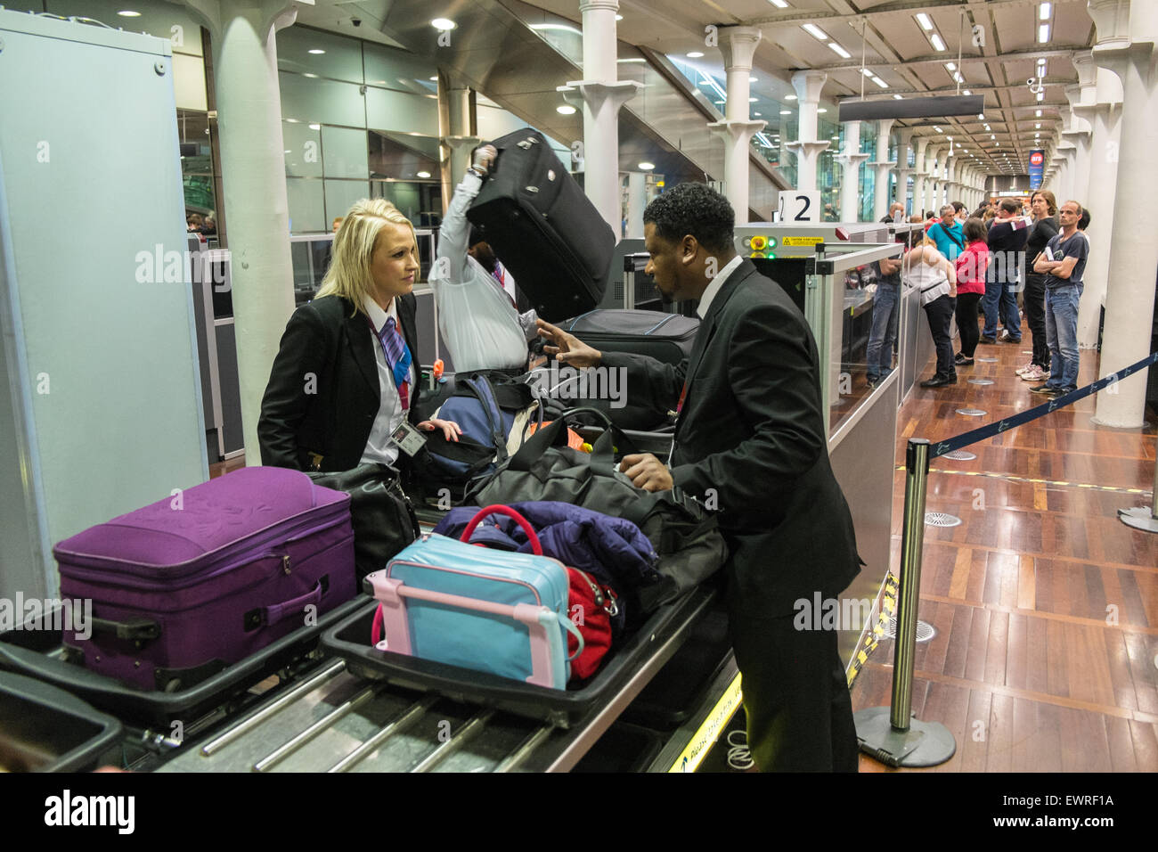 Airport security style baggage security checks at St Pancras train