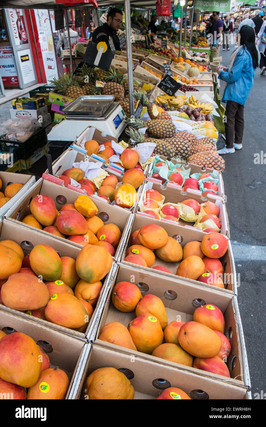 Paris,France,Marché, Aligre,fruit,market,outdoor,Paris,mango,French