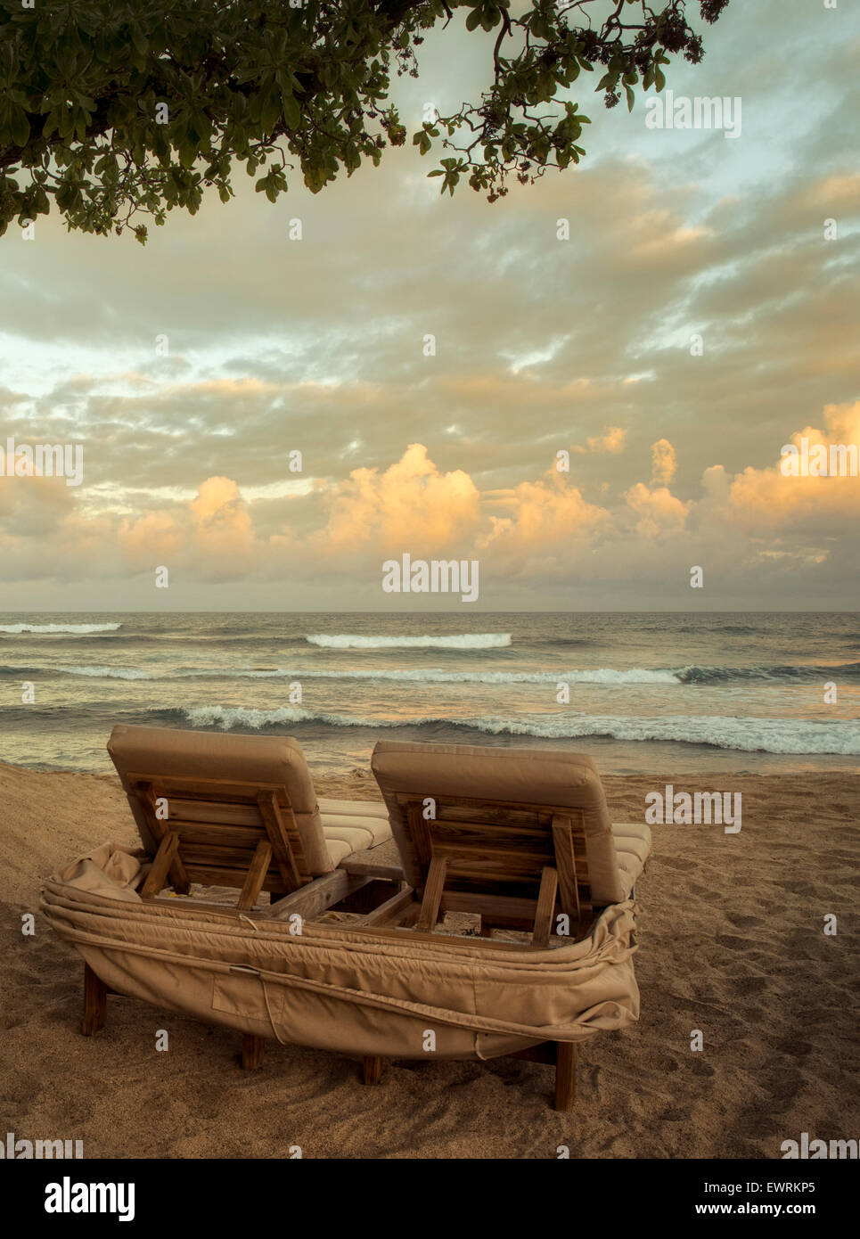 Hawaii beach chairs hires stock photography and images Alamy