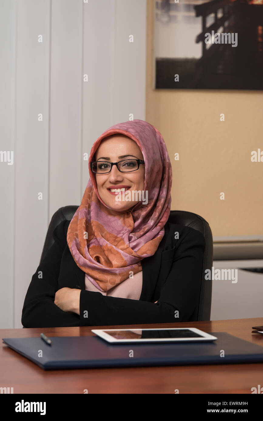 Muslim Business Ladie Working On Computer In The Office Stock Photo - Alamy