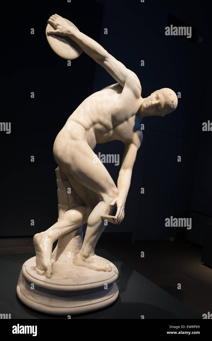 Discobolus the discus thrower hires stock photography and images Alamy