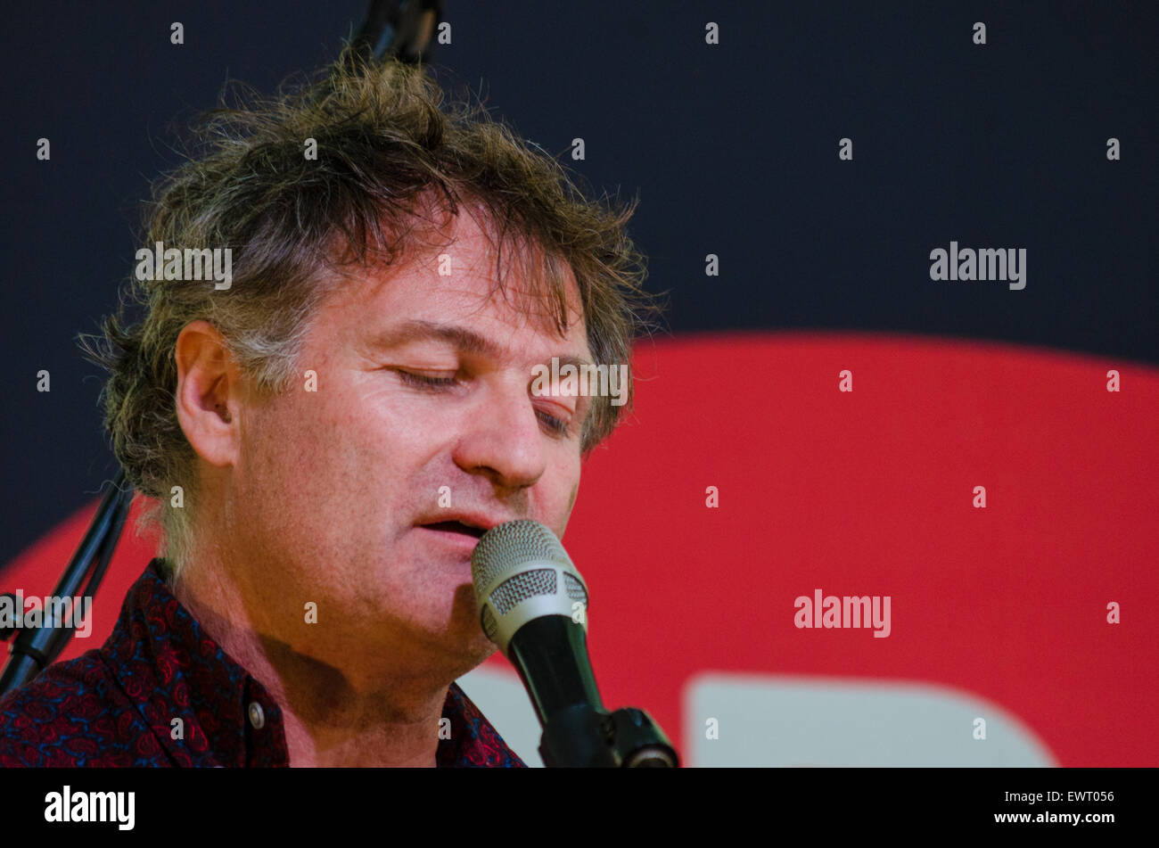 Harper singing hires stock photography and images Alamy