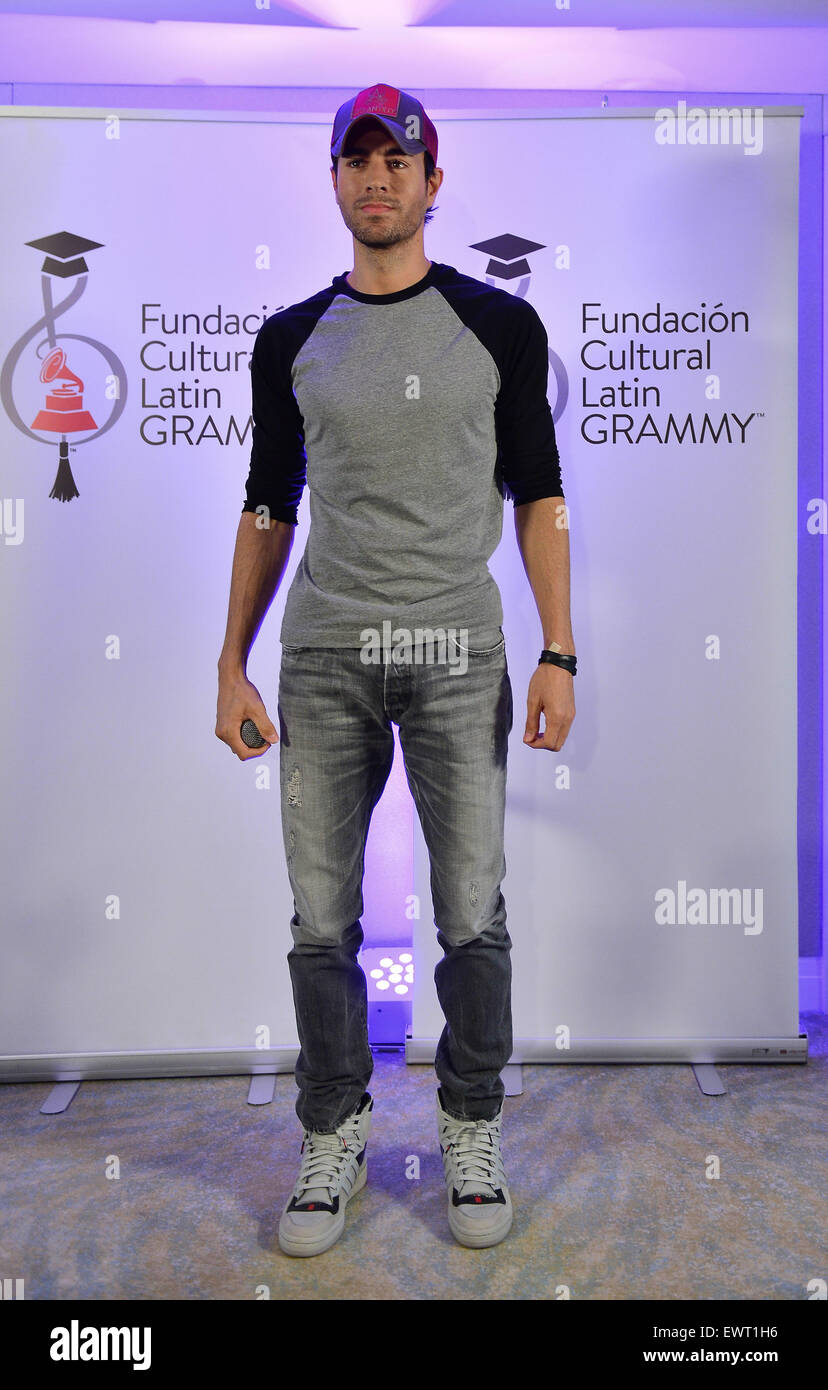 Enrique Iglesias, Latin GRAMMY Cultural Foundation Launch Scholarship