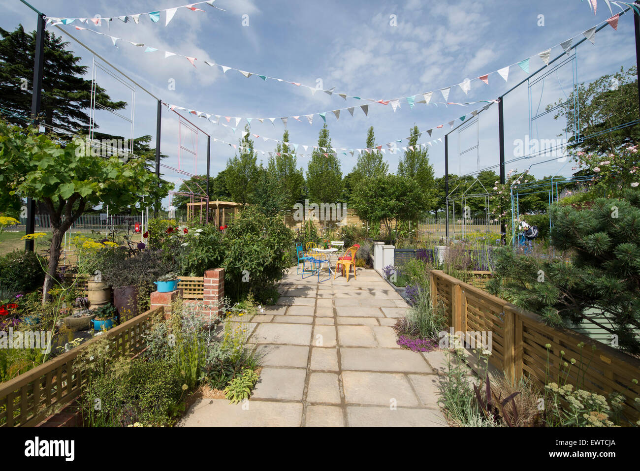 Gardens show garden jacksons fencing hi-res stock photography and images -  Alamy