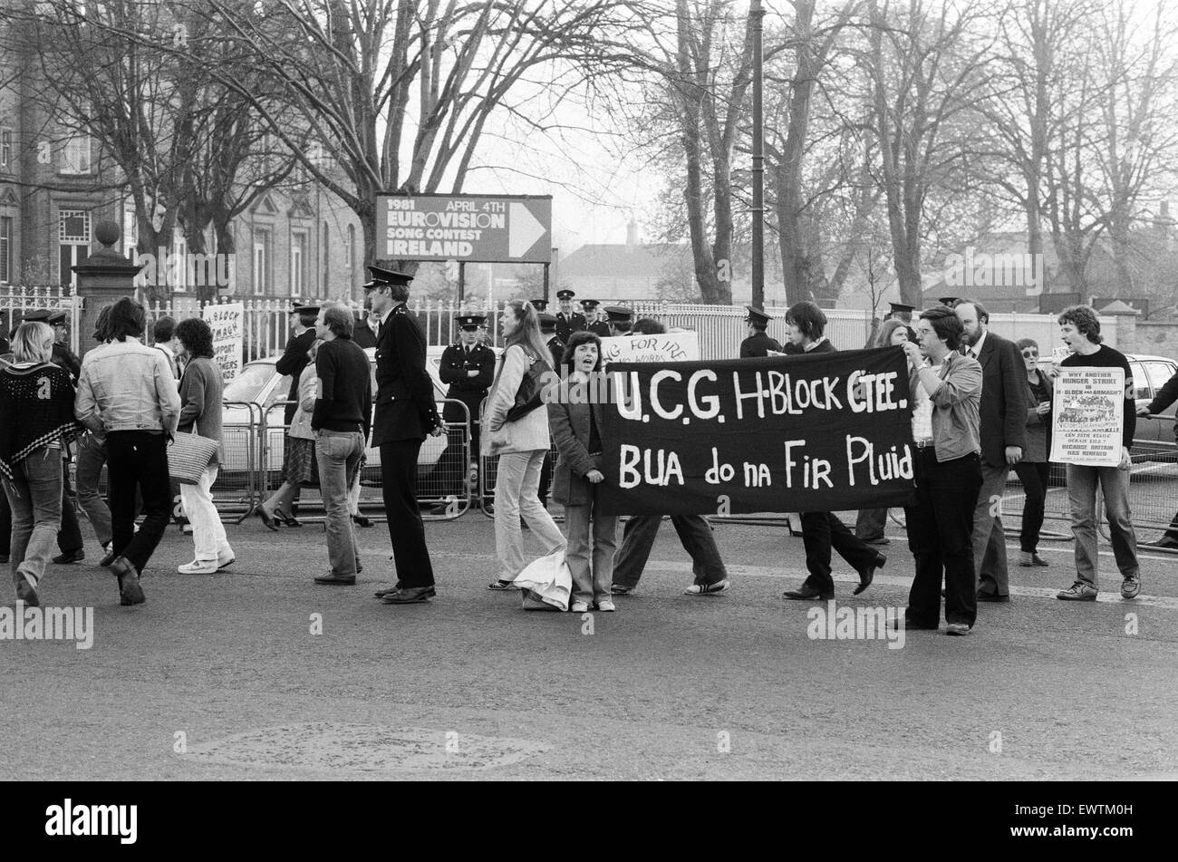 Protest during the Eurovision Song Contest in Dublin. The demonstration is in support of H block prisoners at Ulster's Maze jail. 4th April 1981. Stock Photo