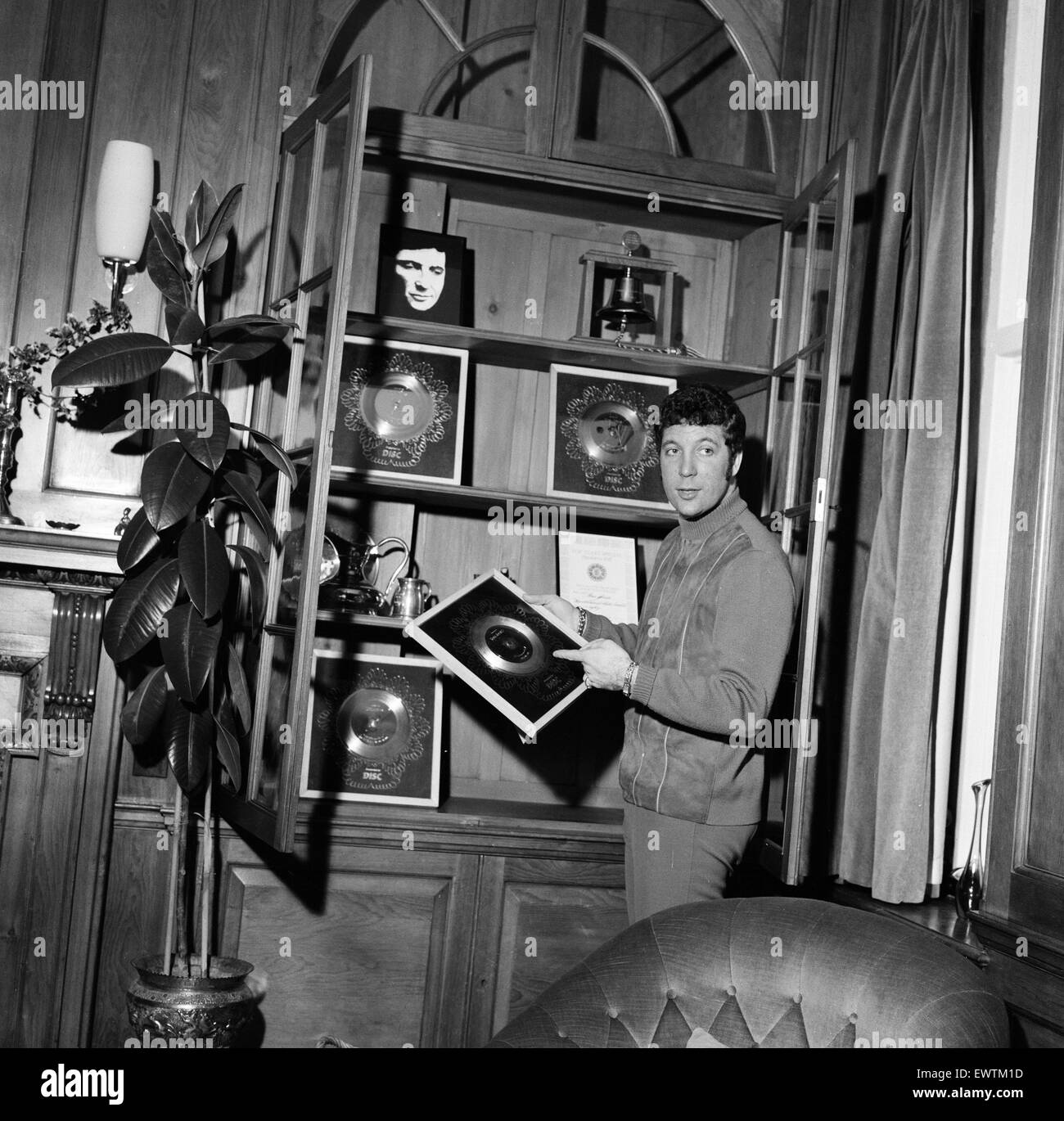 Tom Jones, at his new 65000 pound home in Weybridge, Surrey, 29th December 1968. Stock Photo