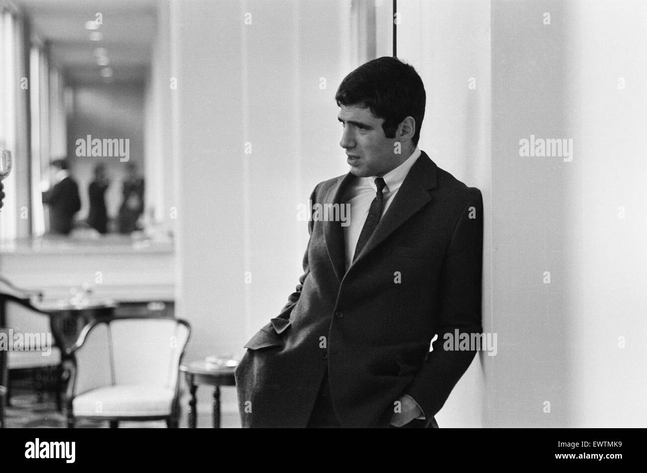 Elliott gould hi-res stock photography and images - Alamy