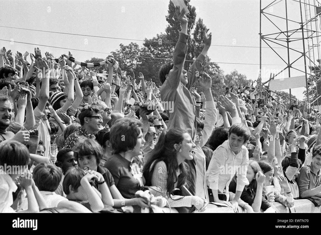 Reading fans elm park Black and White Stock Photos & Images - Alamy