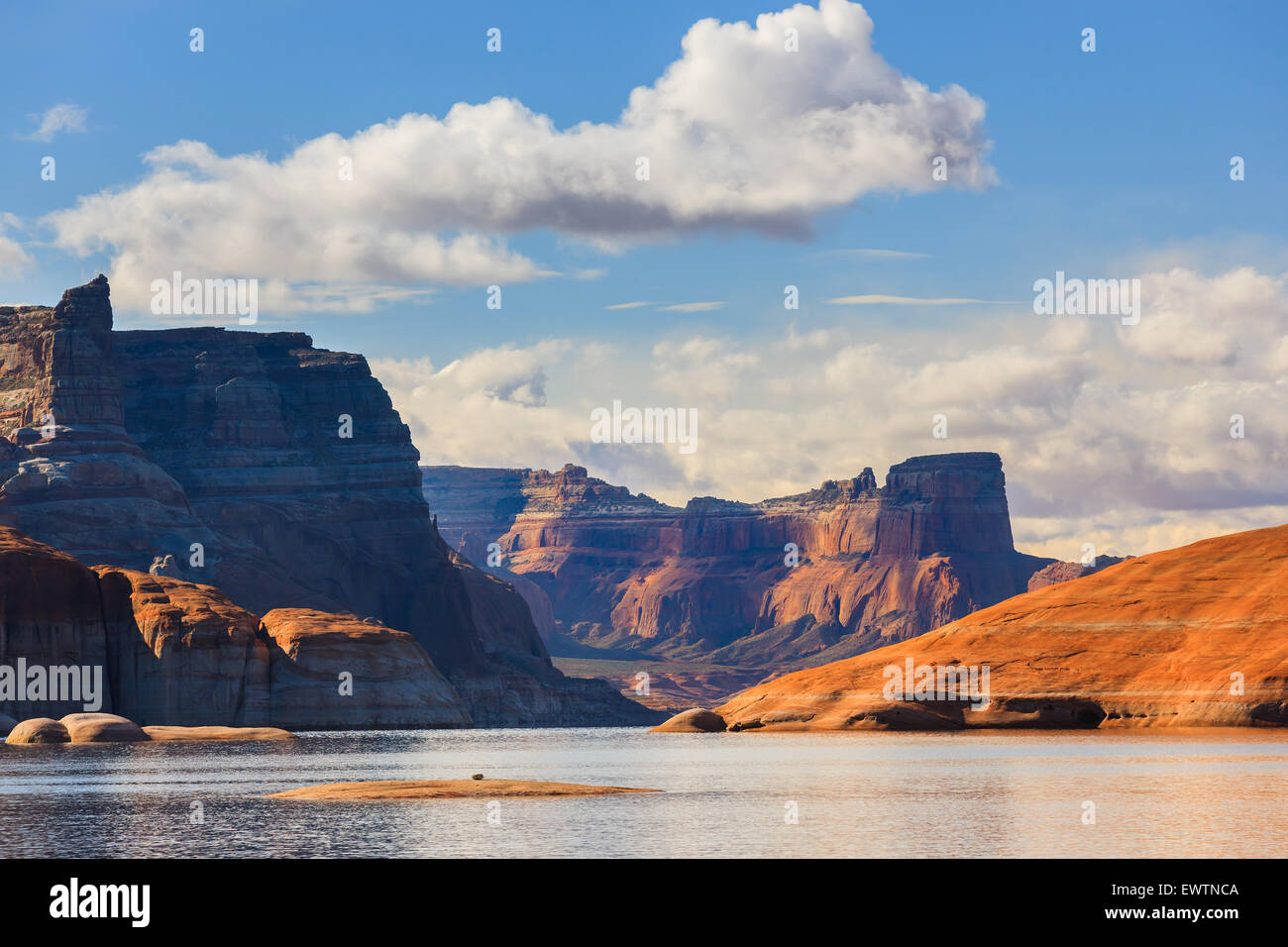 Canyon walls on Lake Powell on the border of Arizona and Utah, USA
