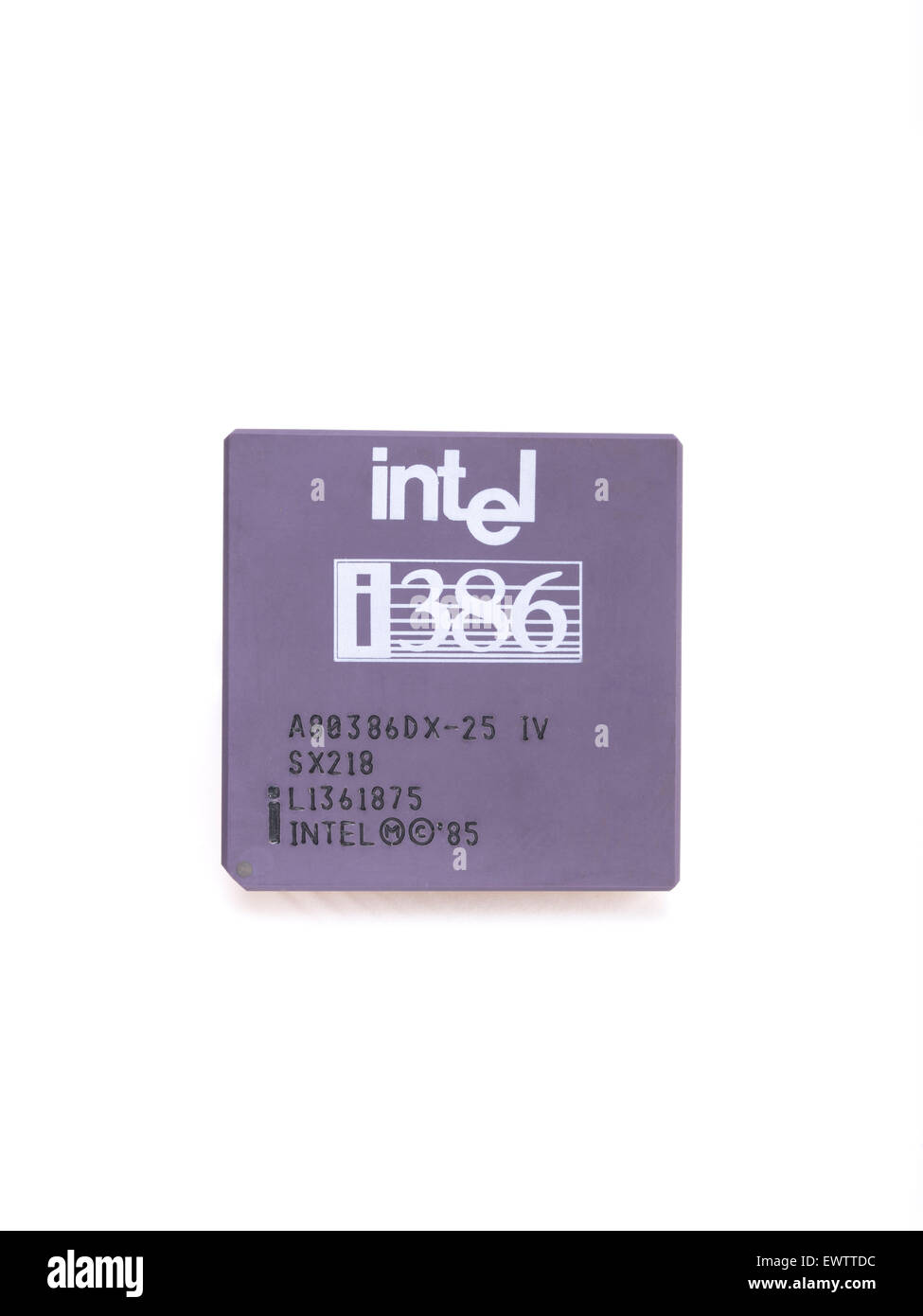 Intel 386 / i386  CPU A80386DX-25 Gold Ceramic 1985 Stock Photo