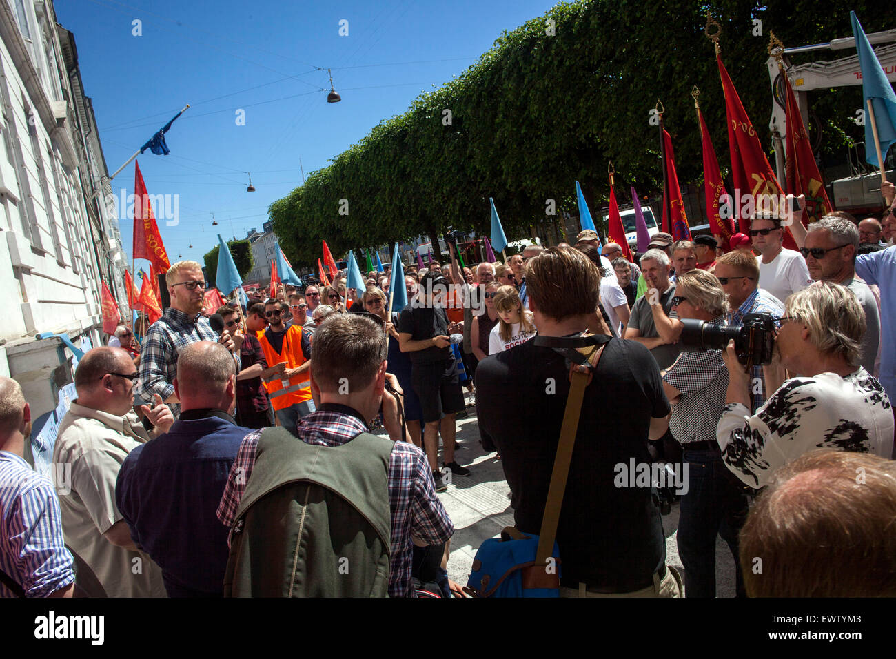 Copenhagen, Denmark, July 1st, 2015: Demonstration at the Danish Labour Court in Copnhagen. The Labour Court this afternoon ruled in the cases between Ryanair and LO, The Danish Confederation of Trade Unions. Credit:  OJPHOTOS/Alamy Live News Stock Photo