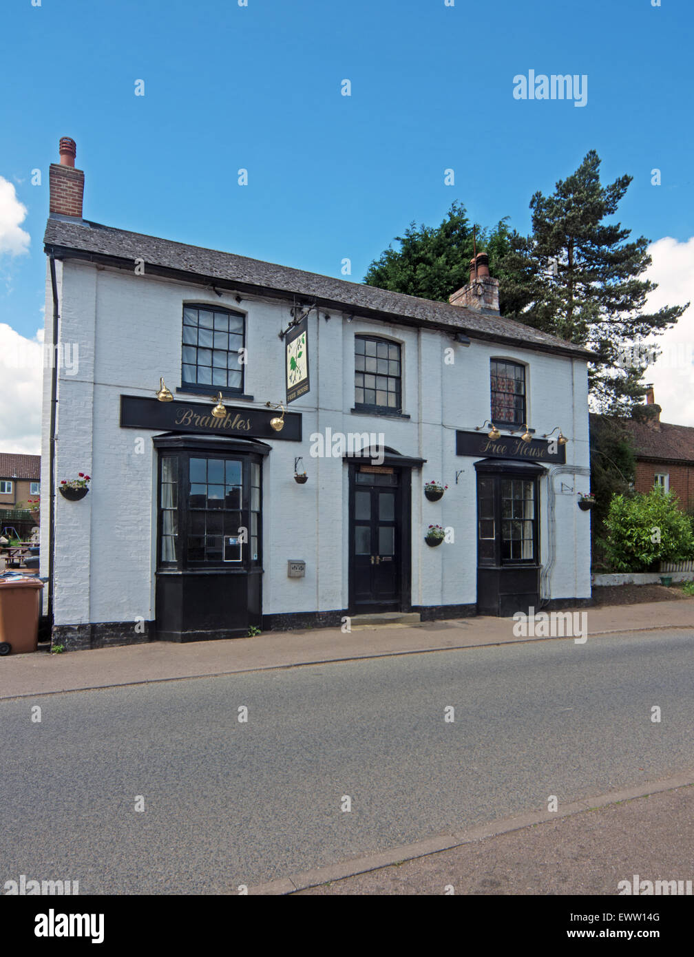 Buntingford Brambles Pub Hertfordshire Stock Photo Alamy