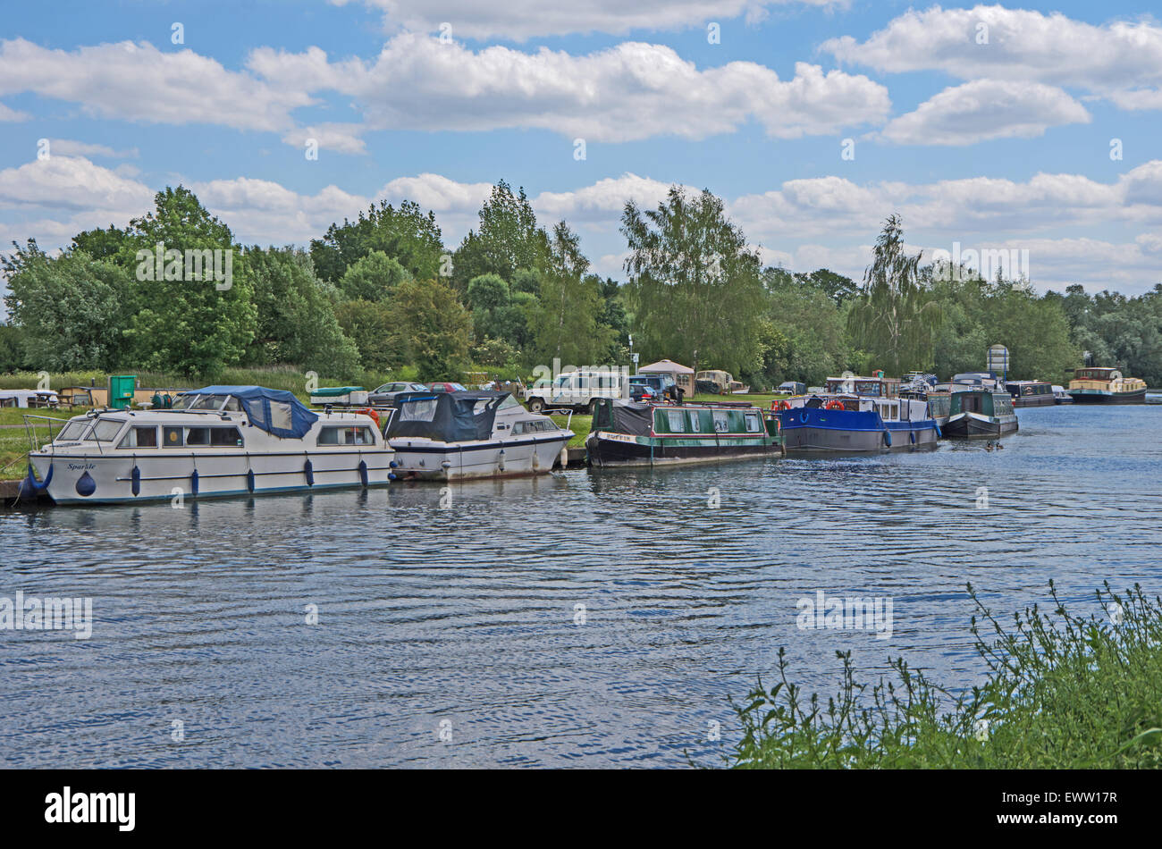 Stanstead Abbotts Hertfordshire River Lee River Lea Lee Valley Canal