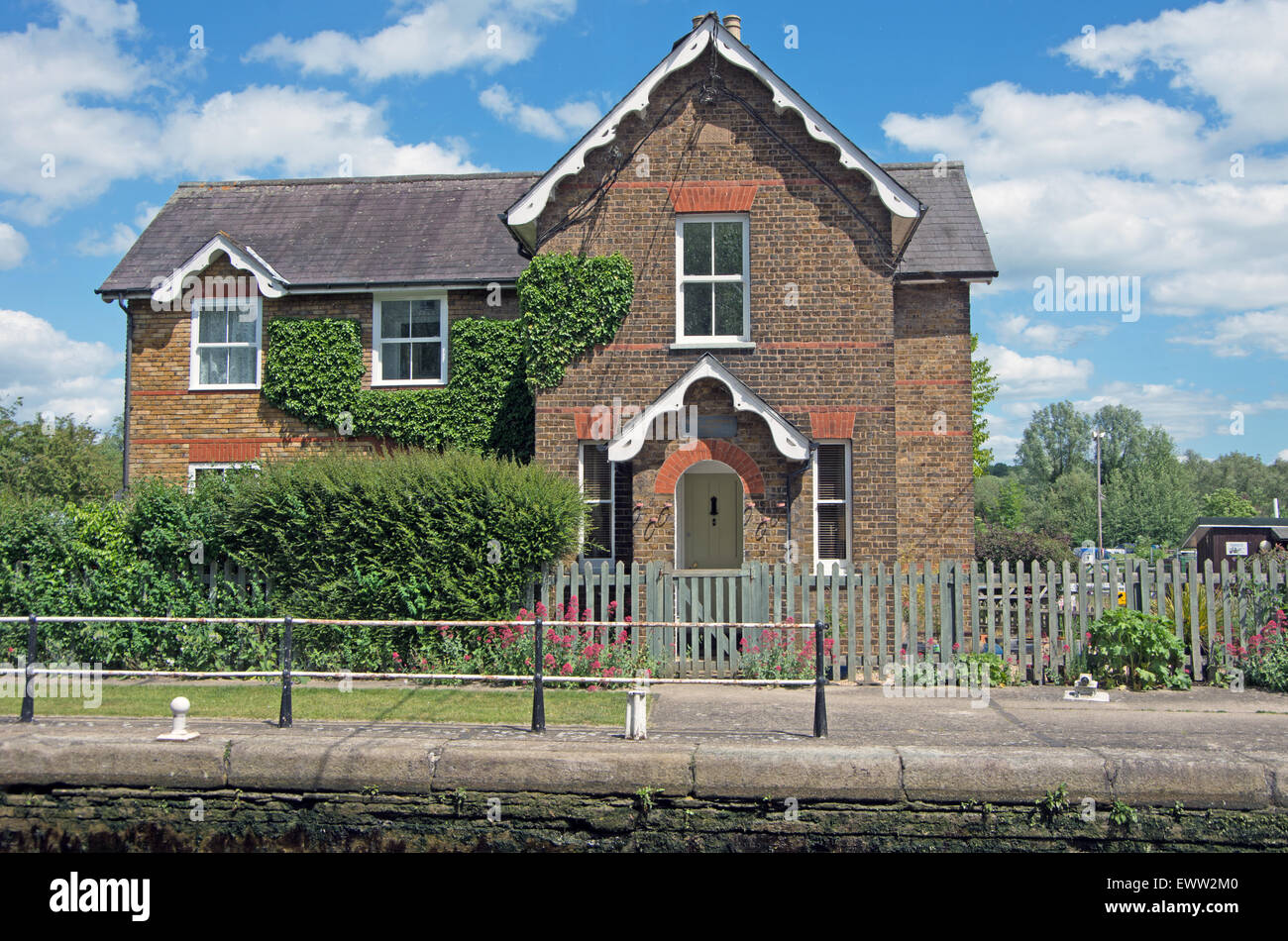 Stanstead Abbotts Hertfordshire Lock Keepers House River Lee River Lea