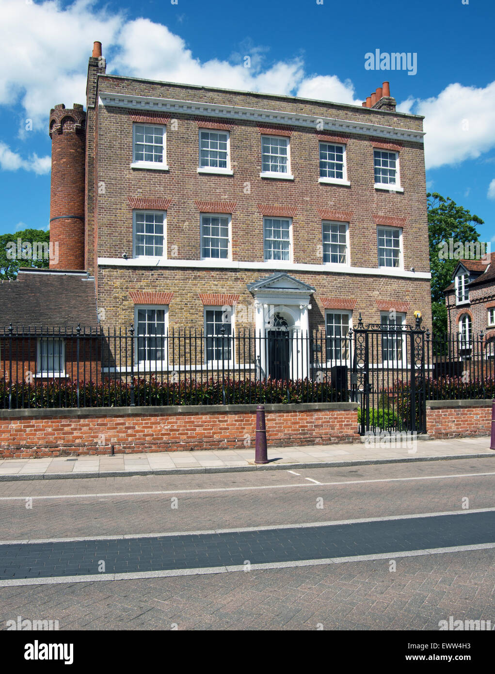 Stanstead Abbotts Hertfordshire Building High Street Lee Valley Stock Photo Alamy