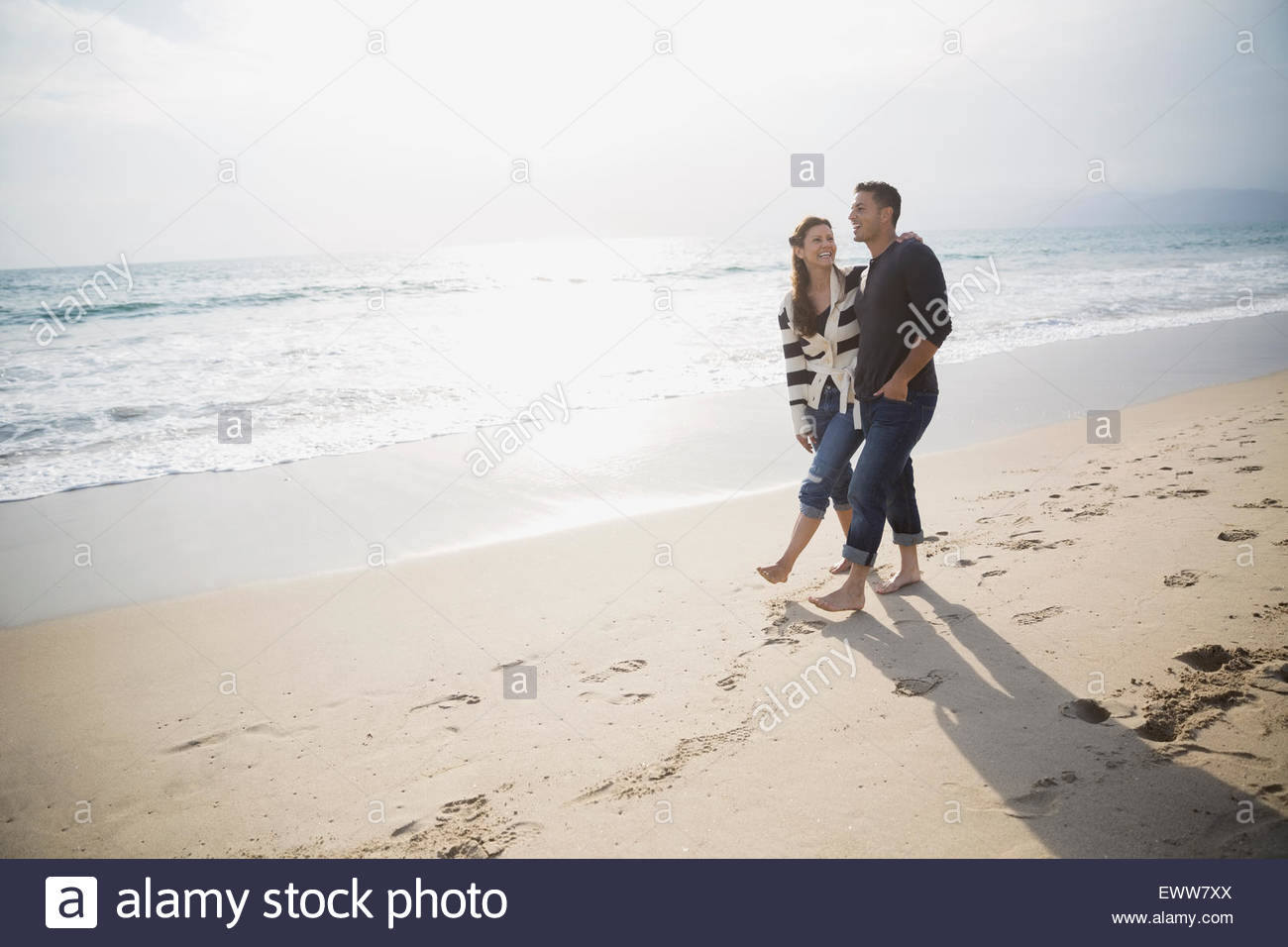 Walking barefoot hi-res stock photography and images - Alamy