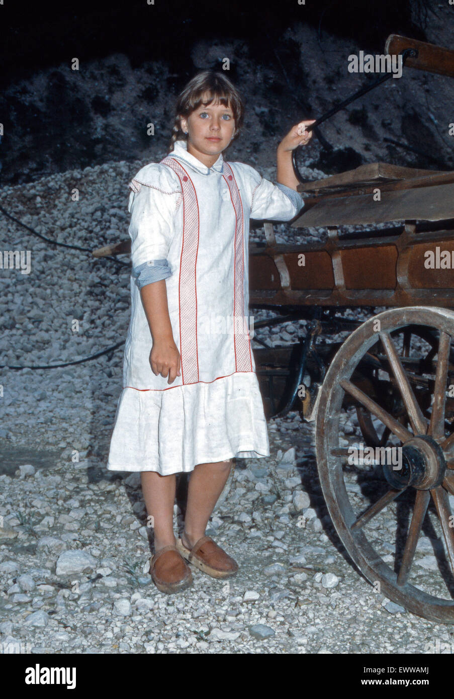 Kleine Sängerin Martina Ott als Mitwirkende bei einem Filmdreh