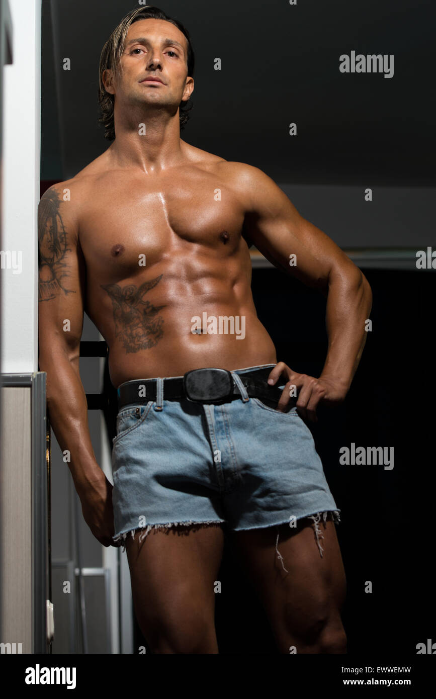 Ripped abs young man hi-res stock photography and images - Alamy