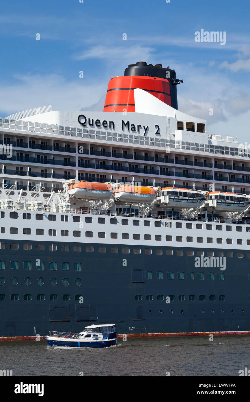 cruise ship ´Queen Mary 2´, Harbour City, Hamburg, Germany Stock Photo