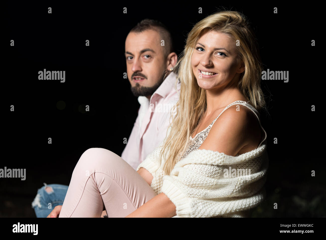 Couple enjoying outdoors hi-res stock photography and images - Alamy