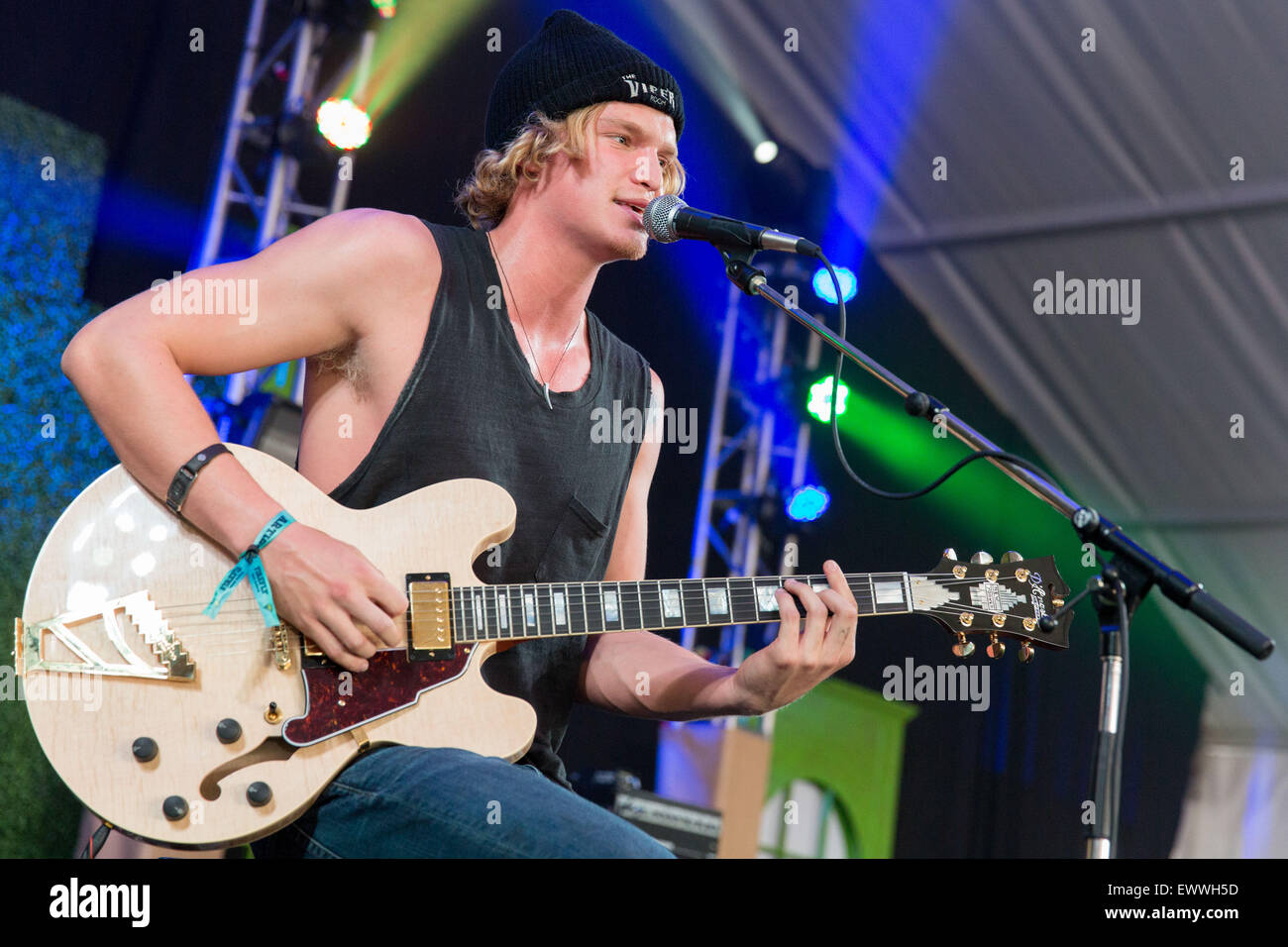 Cody Simpson Performs Free Concert at Somerset Collection