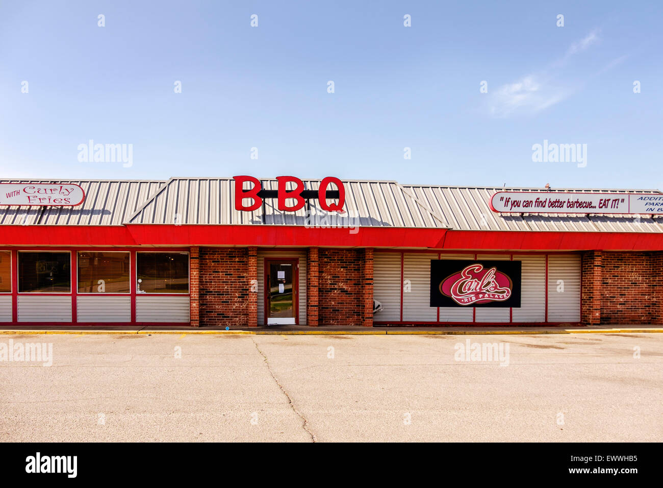 The front exterior of Earl's Rib Palace, a BBQ restaurant in Oklahoma City, Oklahoma, USA. Stock Photo