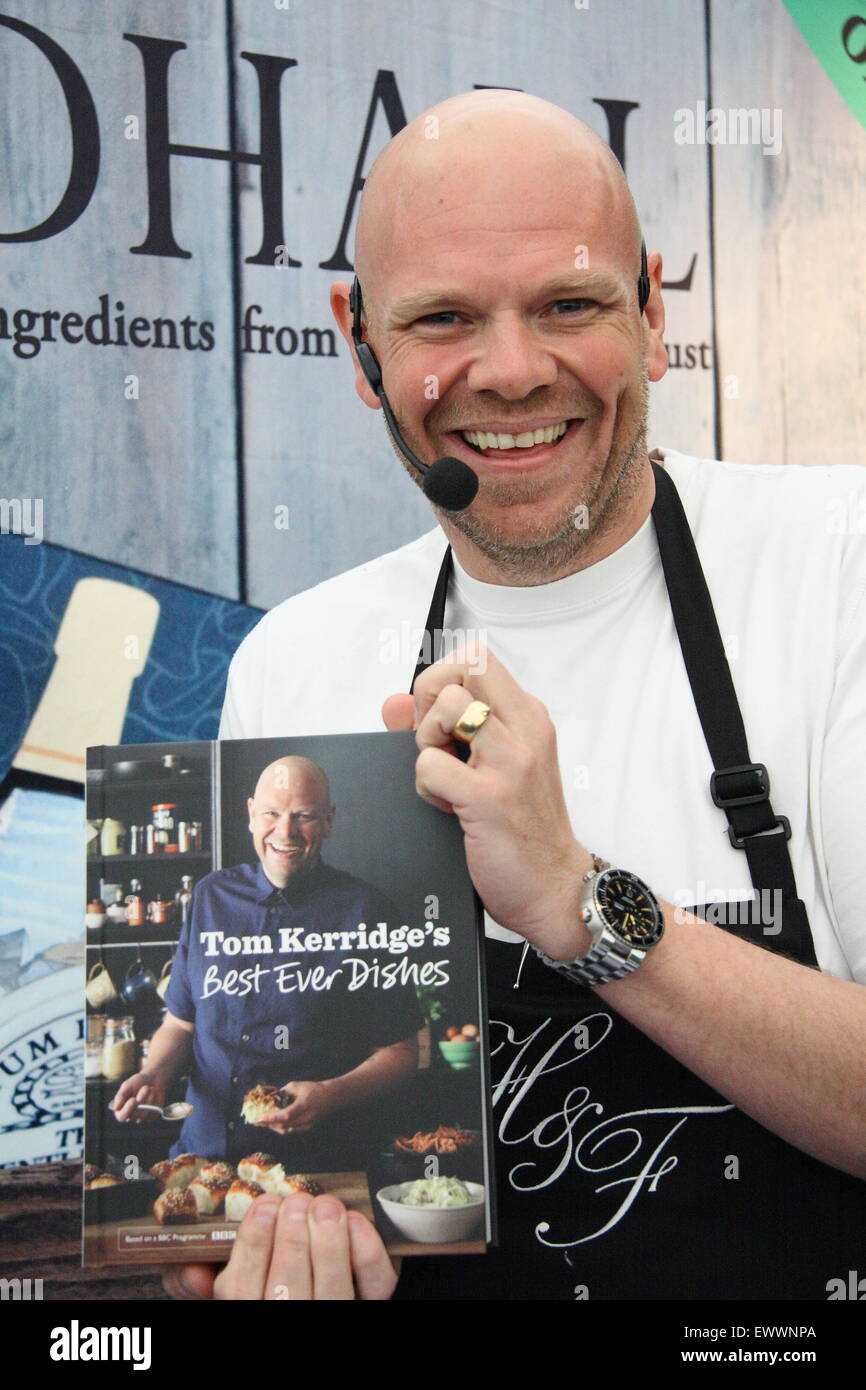 Celebrity TV chaf, Tom Kerridge promotes his cookery book at Chatsworth Country Fair 2014 Derbyshire England UK Stock Photo