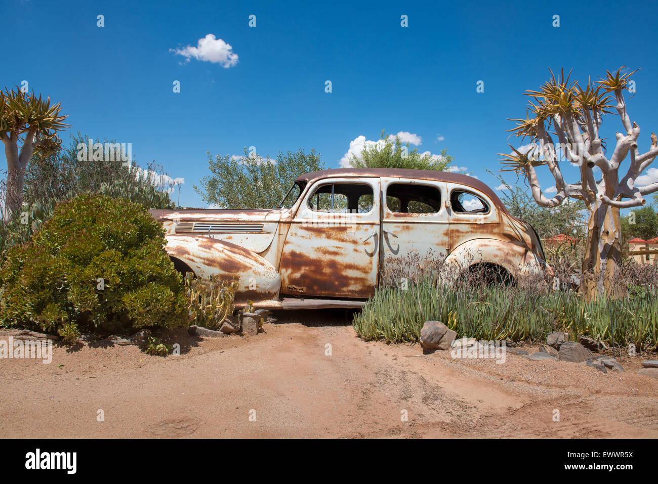 Canon Roadhouse, Namibia, Africa - Abandoned, rusted car in the desert Stock Photo