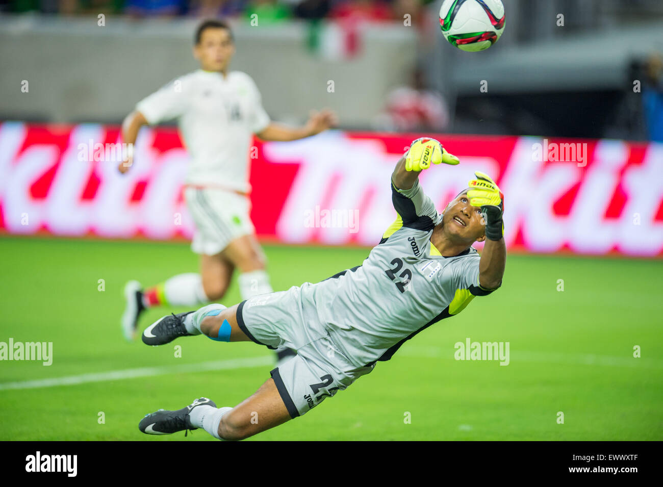 Houston, TX, USA. 1st July, 2015. Honduras goalkeeper Donis Escober (22) makes a save during the 1st half of an international soccer match between Honduras and Mexico at NRG Stadium in Houston, TX. Trask Smith/CSM/Alamy Live News Stock Photo