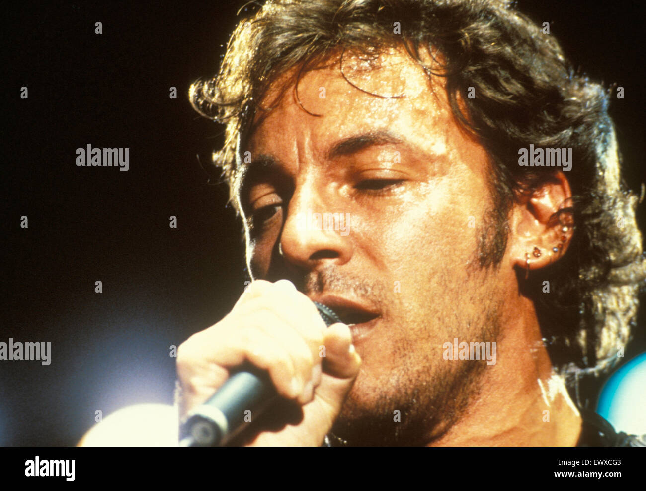 BRUCE SPRINGSTEEN  US rock musician about 1998. Photo Zoe Wilson Stock Photo