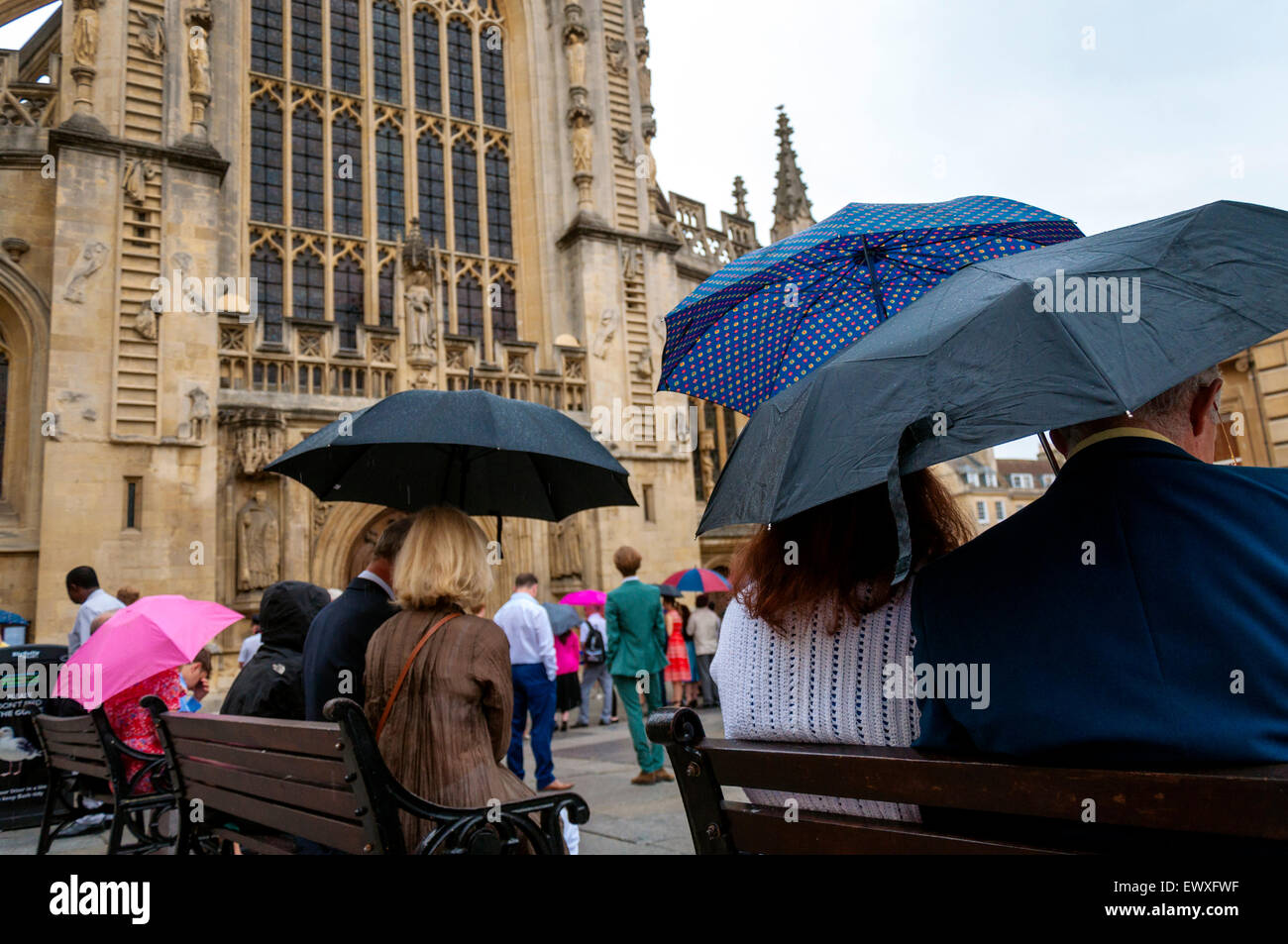 Bath, Somerset, UK. 2nd July, 2015. UK Weather. Raining in the Abbey