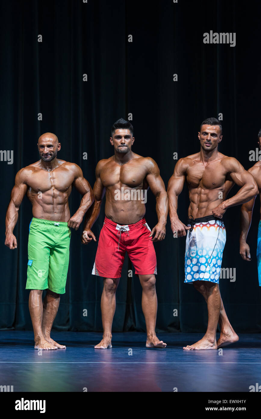 Discover more than 140 posing for physique competition latest
