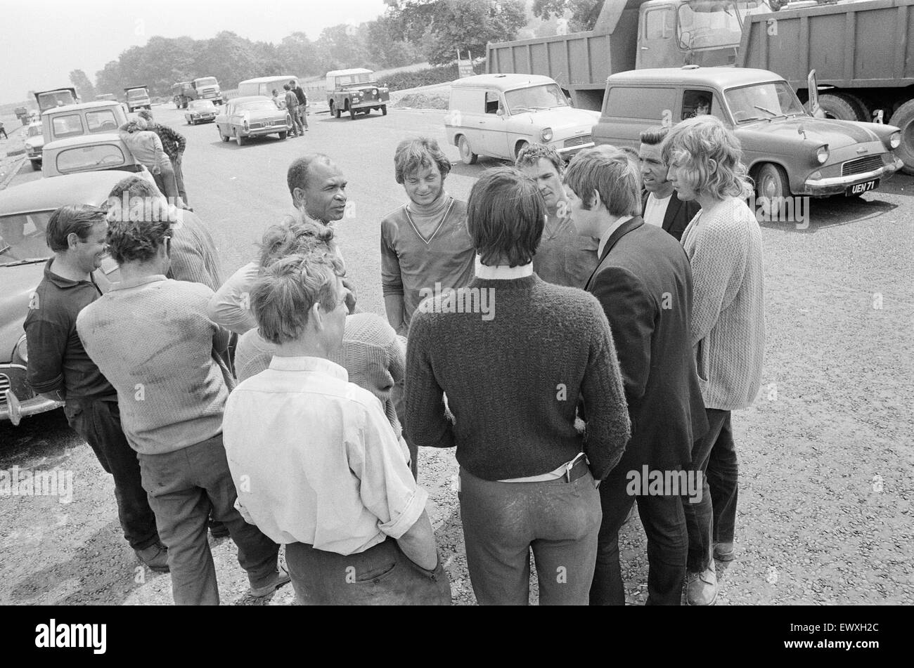 M4 Motorway Construction, 21st July 1971. Reading, Berkshire. Stock Photo