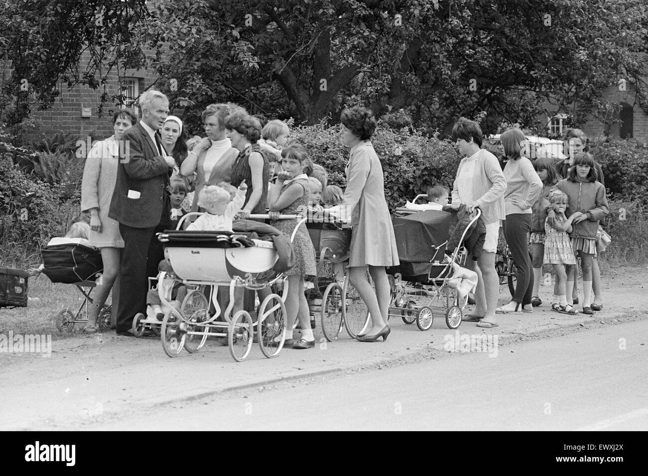 Protests against M4 Motorway Construction and Noise Pollution, June 1970. Junction 10, Winnersh, Wokingham. Stock Photo