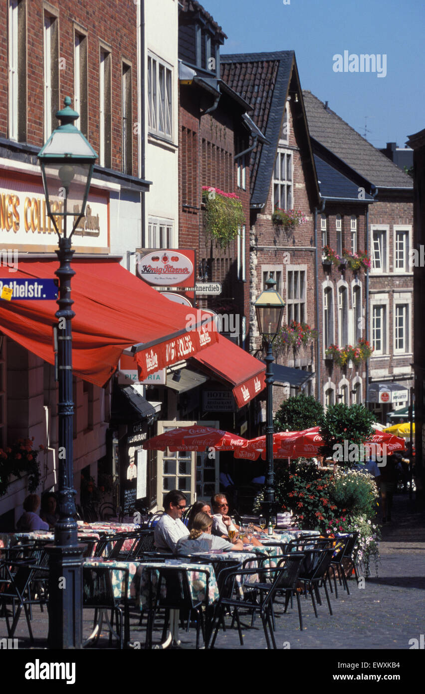 DEU, Germany, Aachen, pavement cafe at the Huehnermarket  DEU, Deutschland, Aachen, Strassencafe am Huehnermarkt. Stock Photo