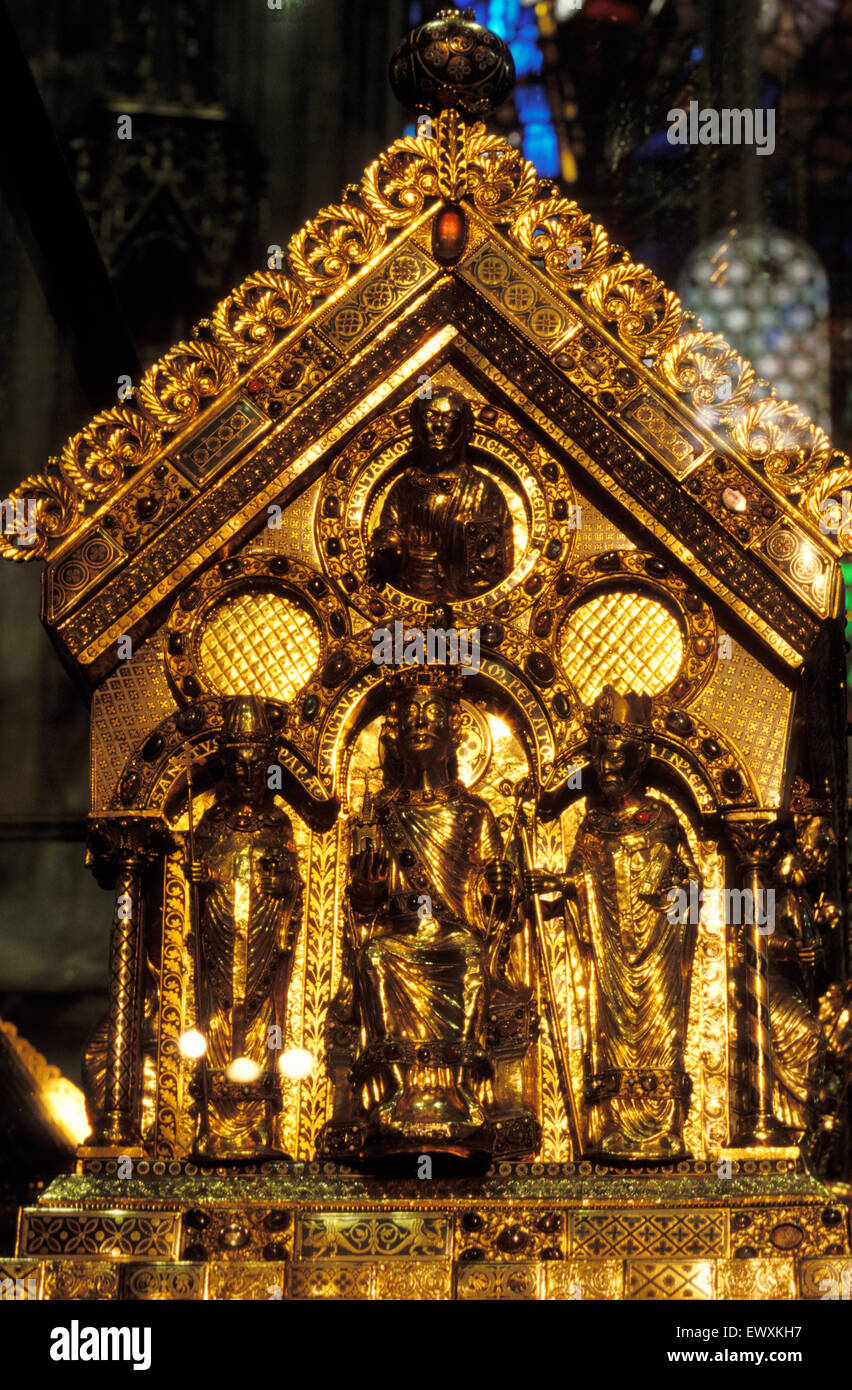 Aachen charlemagne throne hi-res stock photography and images - Alamy
