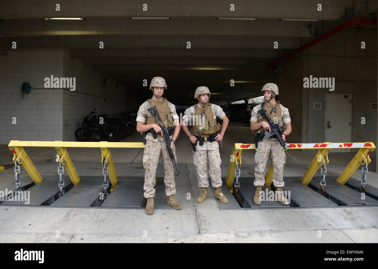 Washington, DC, USA. 2nd July, 2015. Soldiers guard near the scene of a shooting at Navy Yard in Washington, DC, the United States, July 2, 2015. Police were responding to a report of an active shooter at the Washington Navy Yard in southeast of the U.S. capital Thursday morning, U.S. media reported. Credit:  Yin Bogu/Xinhua/Alamy Live News Stock Photo