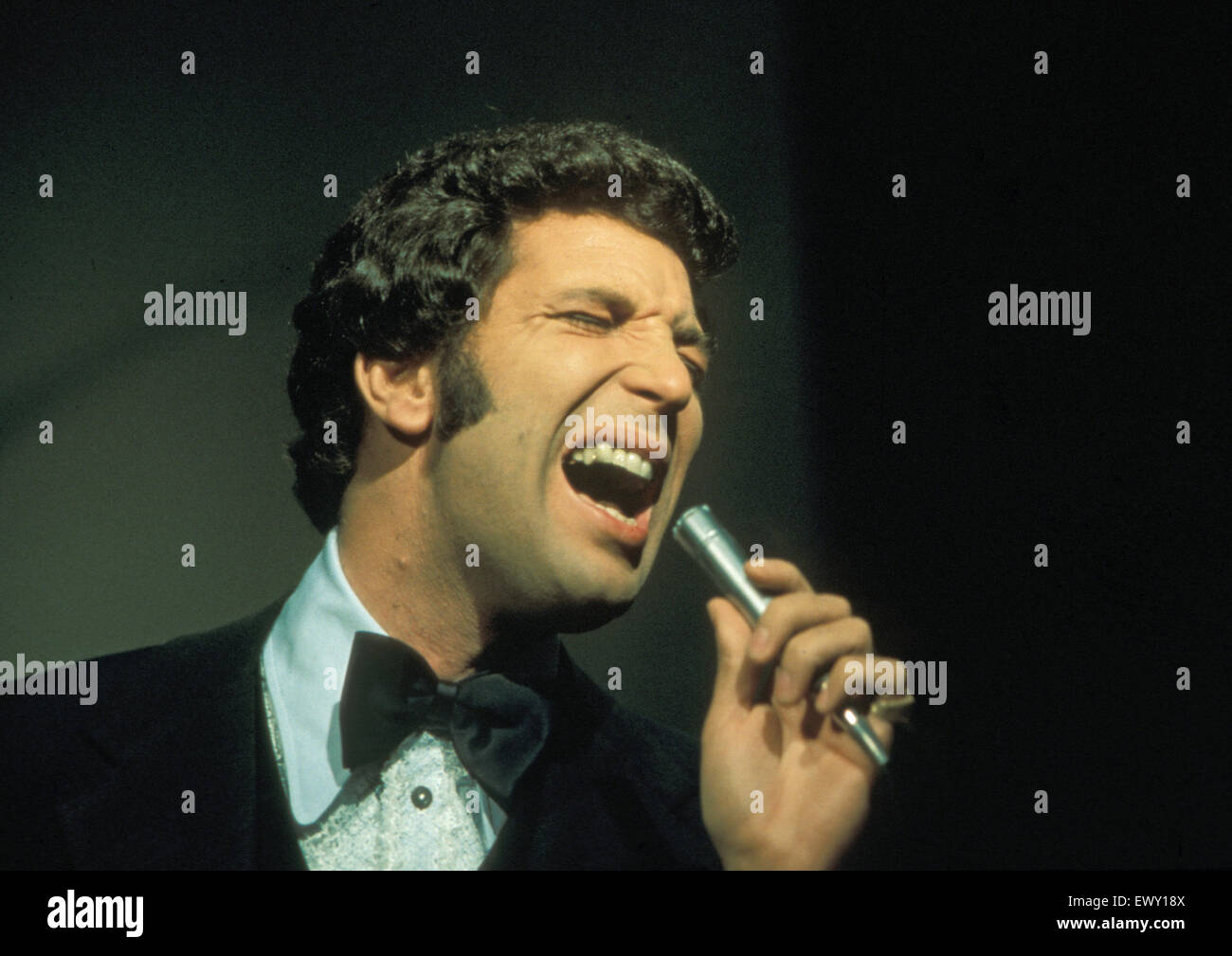 TOM JONES Welsh singer bout 1969 Stock Photo - Alamy