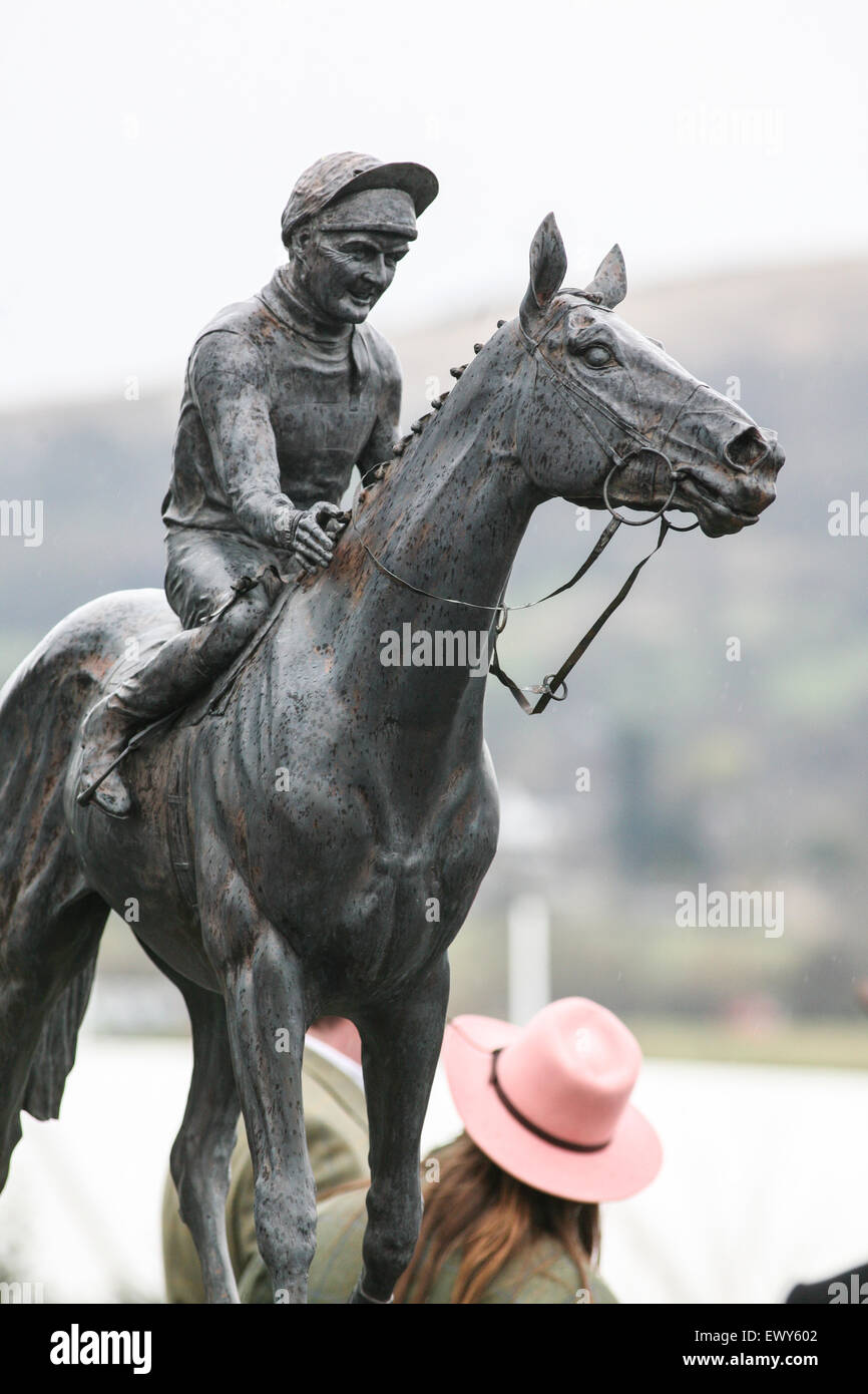 Statue, of famous horse, Dawn Run, overlooks the parade ring at
