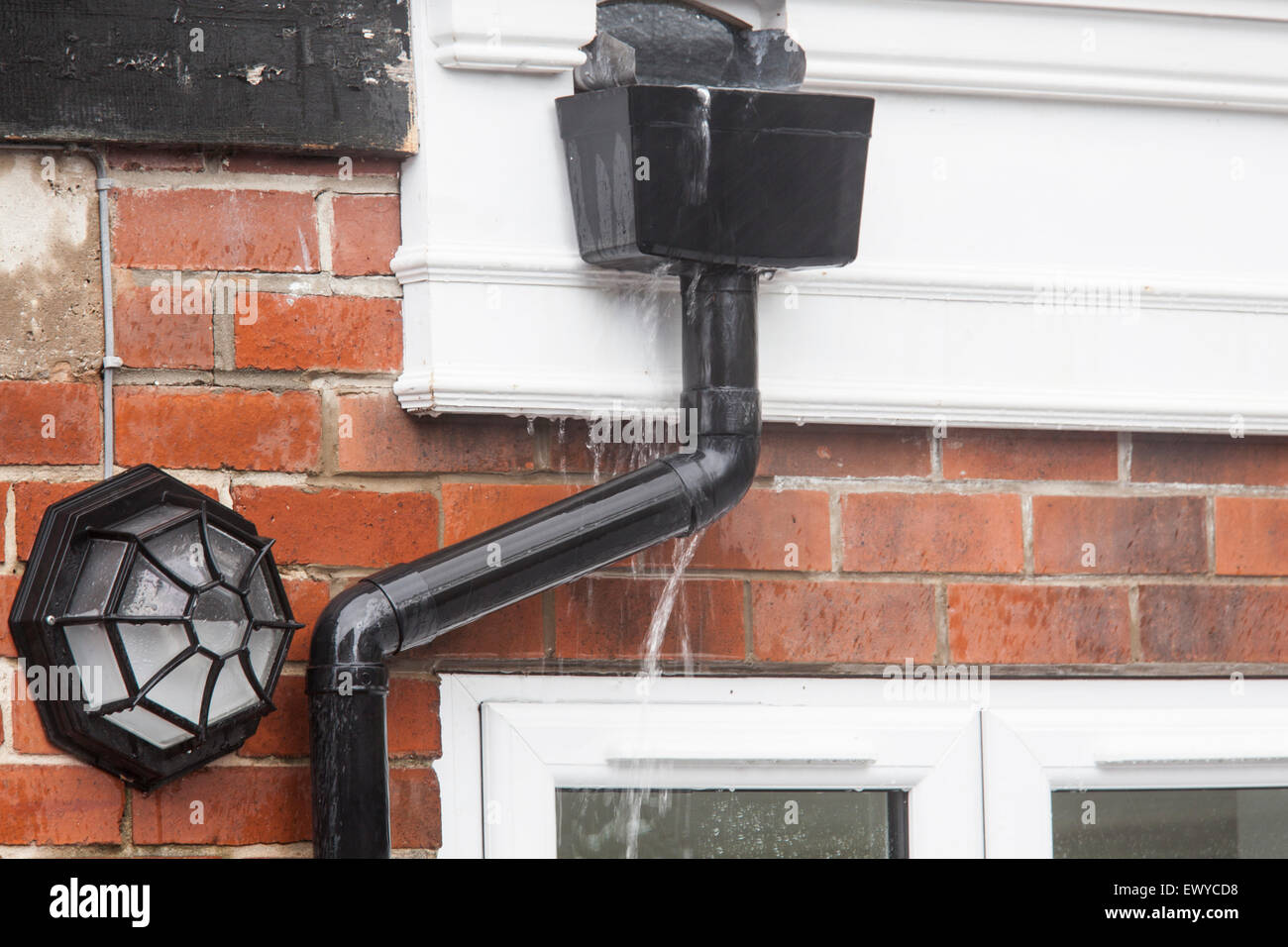 Gutter down pipe hires stock photography and images Alamy