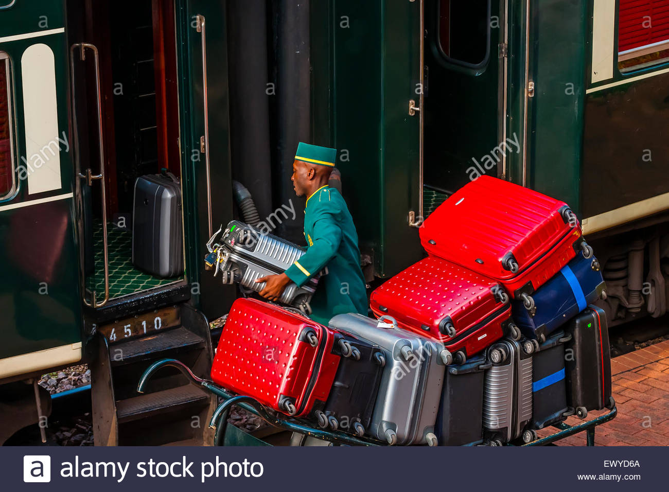 Rail Baggage Cart Stock Photos & Rail Baggage Cart Stock Images Alamy